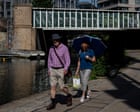 Health alerts issued for bank holiday weekend as record May heat forecast in UK